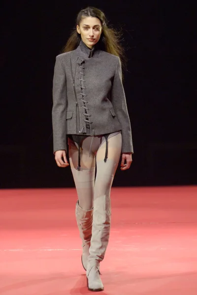 Look 27